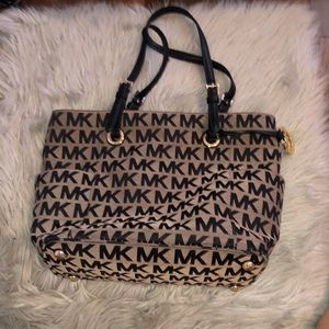 Michael kors purse